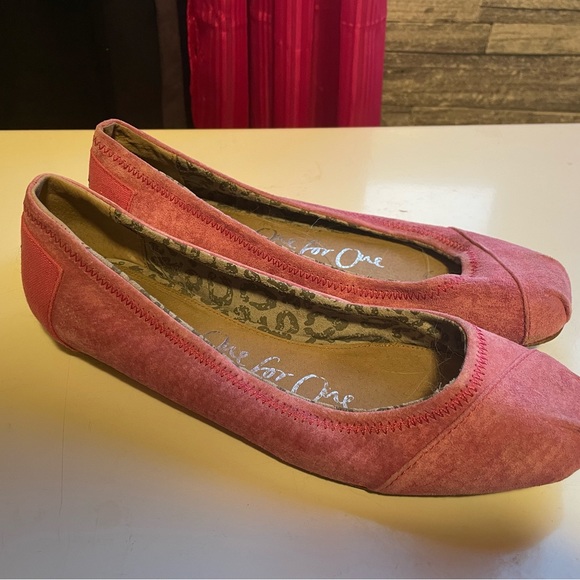 Tom’s Ballerina Shoe - Picture 1 of 4